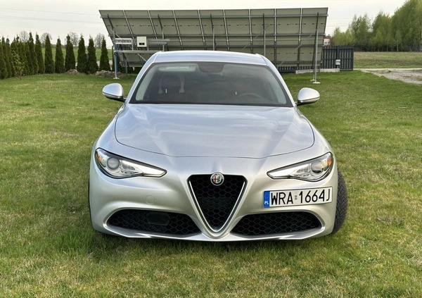 Alfa Romeo Giulia cena 84900 przebieg: 153700, rok produkcji 2017 z Leśnica małe 121